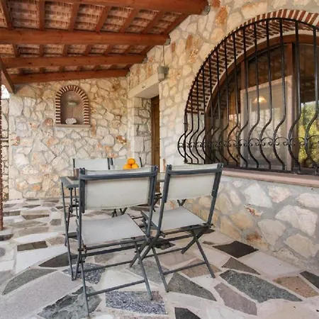 Orothea Sea View Retreat In Keri *